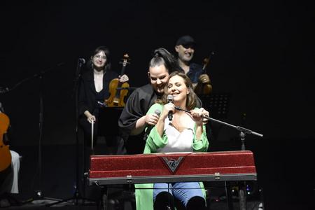 קרן פלס מארחת את נטע ברזילי