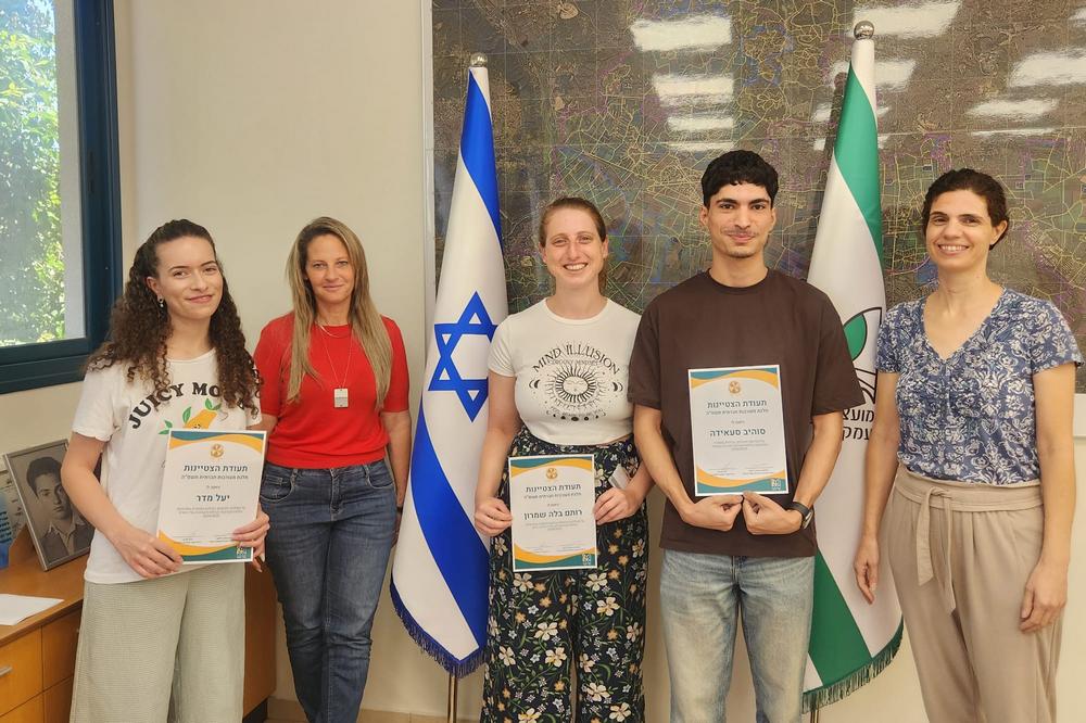 הענקת תעודות למלגאים.ות מצטיינים.ות בתוכנית המעורבות החברתית