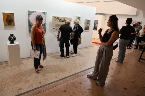 מתוך התערוכה השנתית של אומני ואומניות העמק – התחדשות