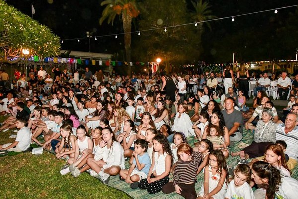 תושבים ותושבות בחגיגות ה- 100 של קיבוץ גבת